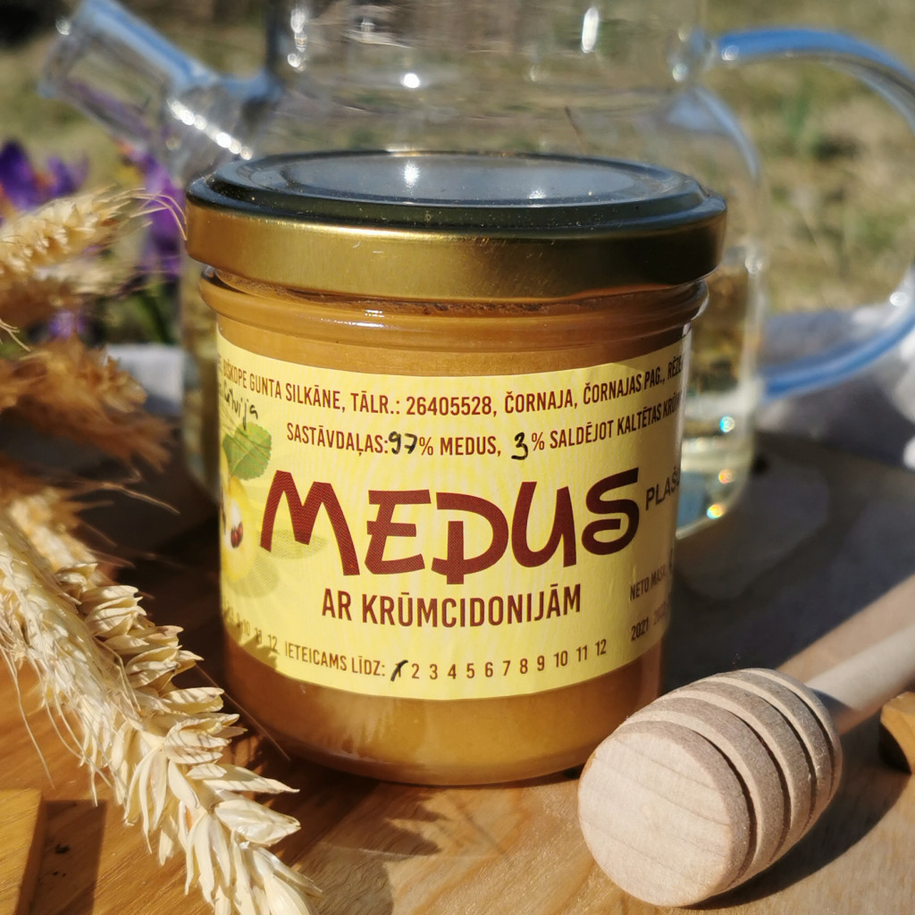 Medus  ar krūmcidonijām