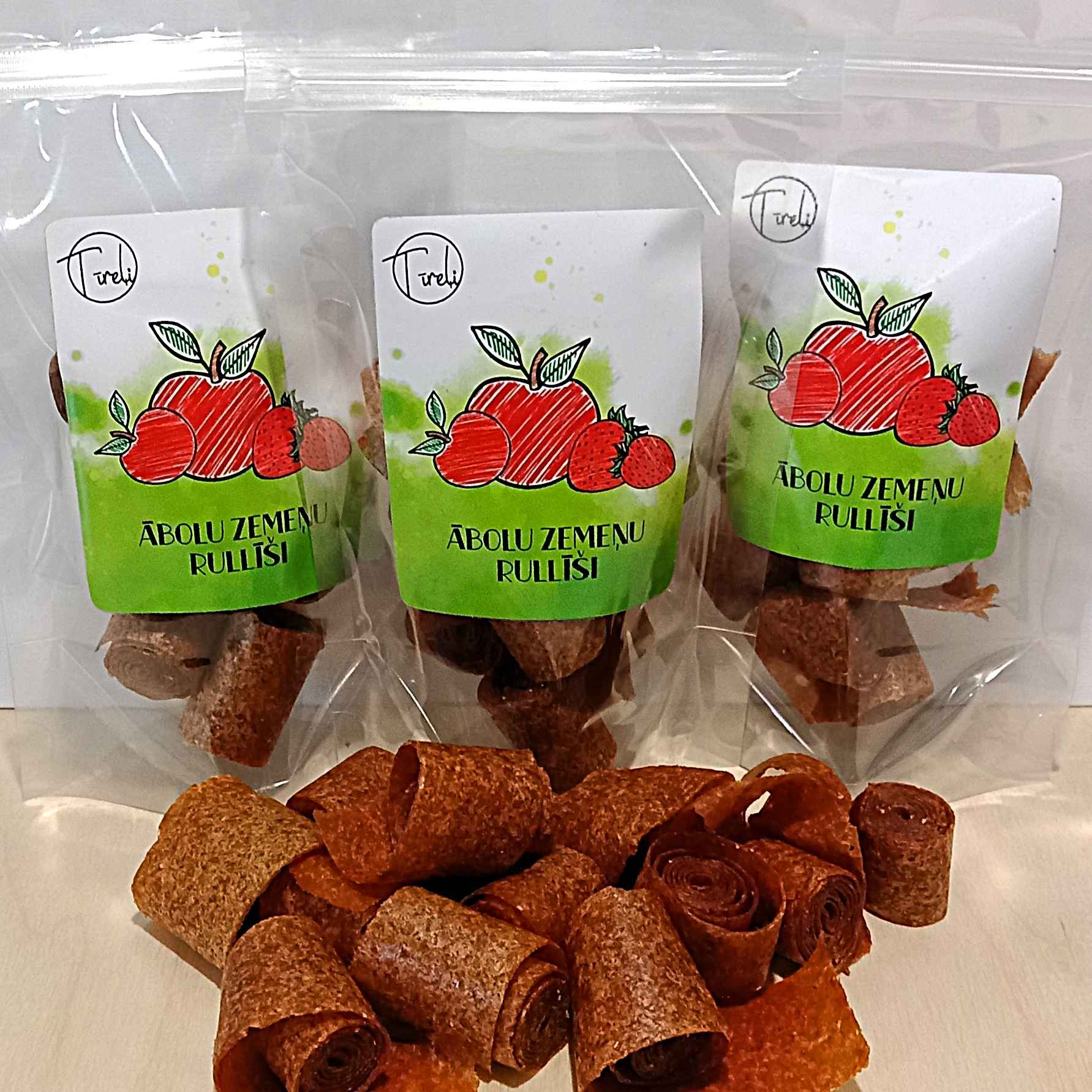 Apple and strawberry fruit rolls 100g